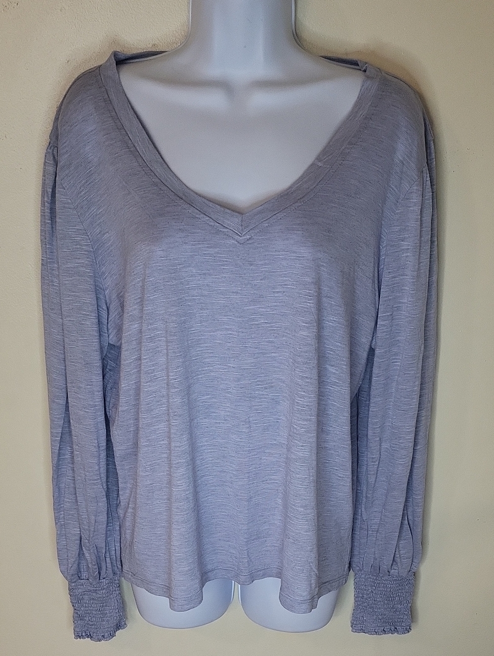 Casual V-Neck Long Sleeve Top in Light Gray